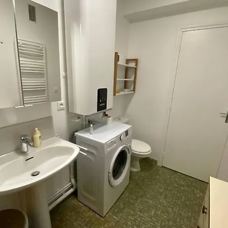 Joli En Front De - *