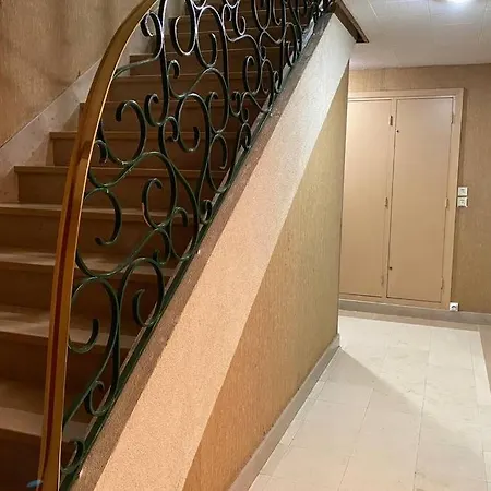 Joli En Front De - *