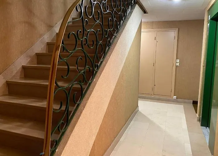 Joli En Front De - *